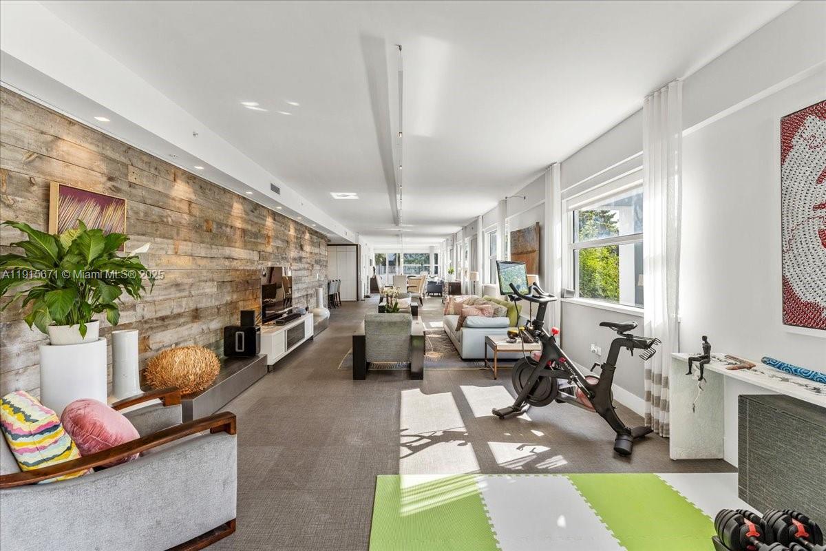 THE FLATS CONDO - Residential