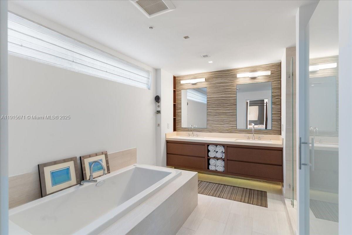 THE FLATS CONDO - Residential