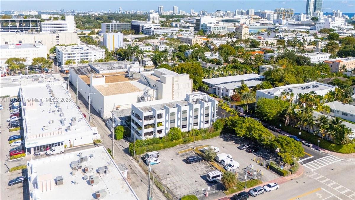 THE FLATS CONDO - Residential