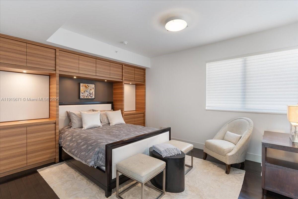 THE FLATS CONDO - Residential