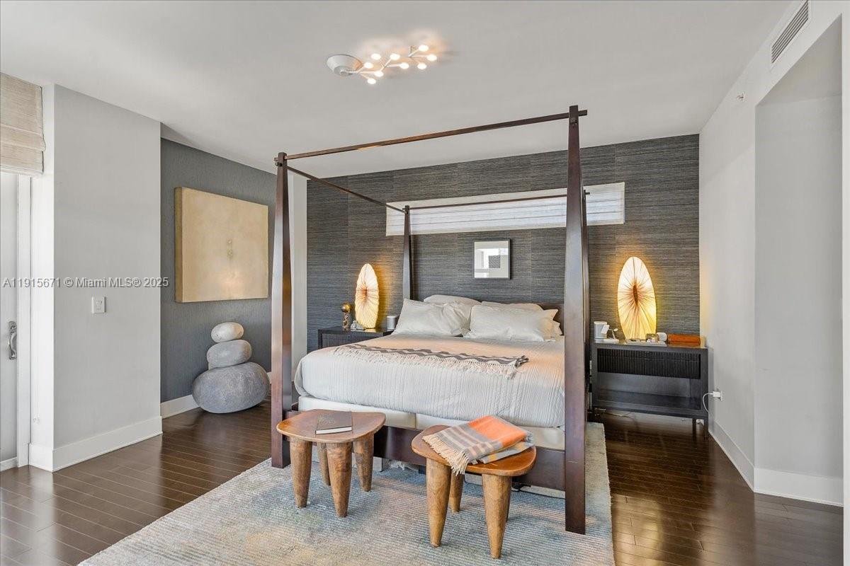 THE FLATS CONDO - Residential