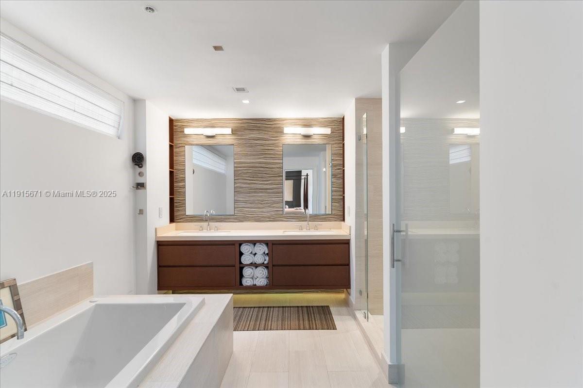 THE FLATS CONDO - Residential