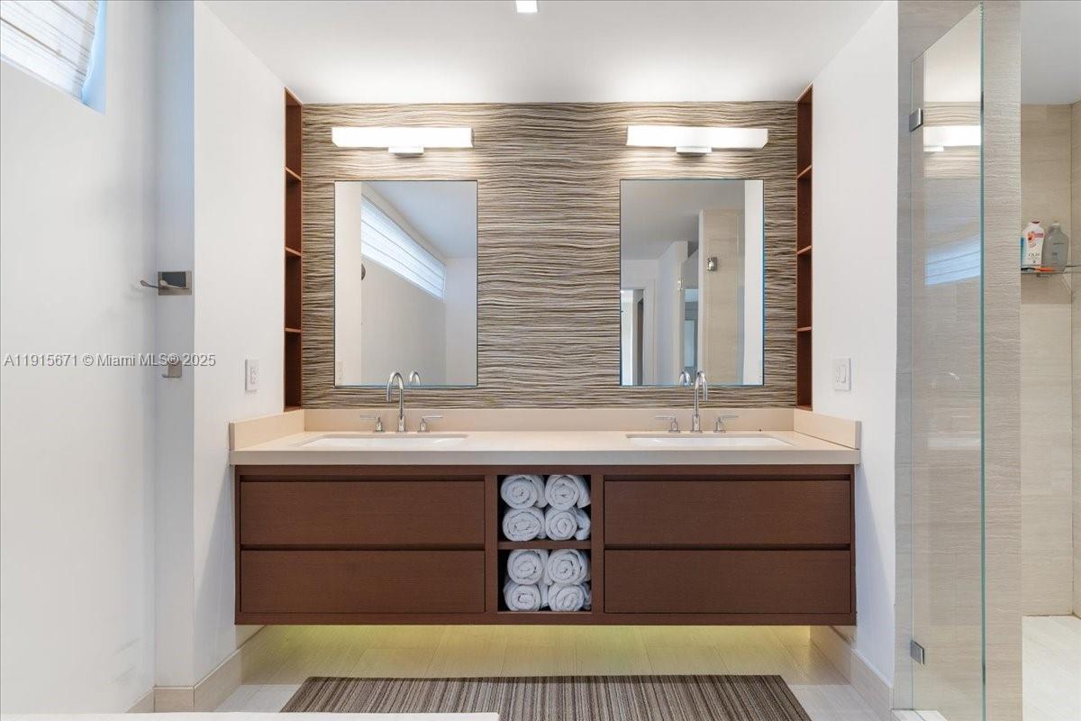 THE FLATS CONDO - Residential