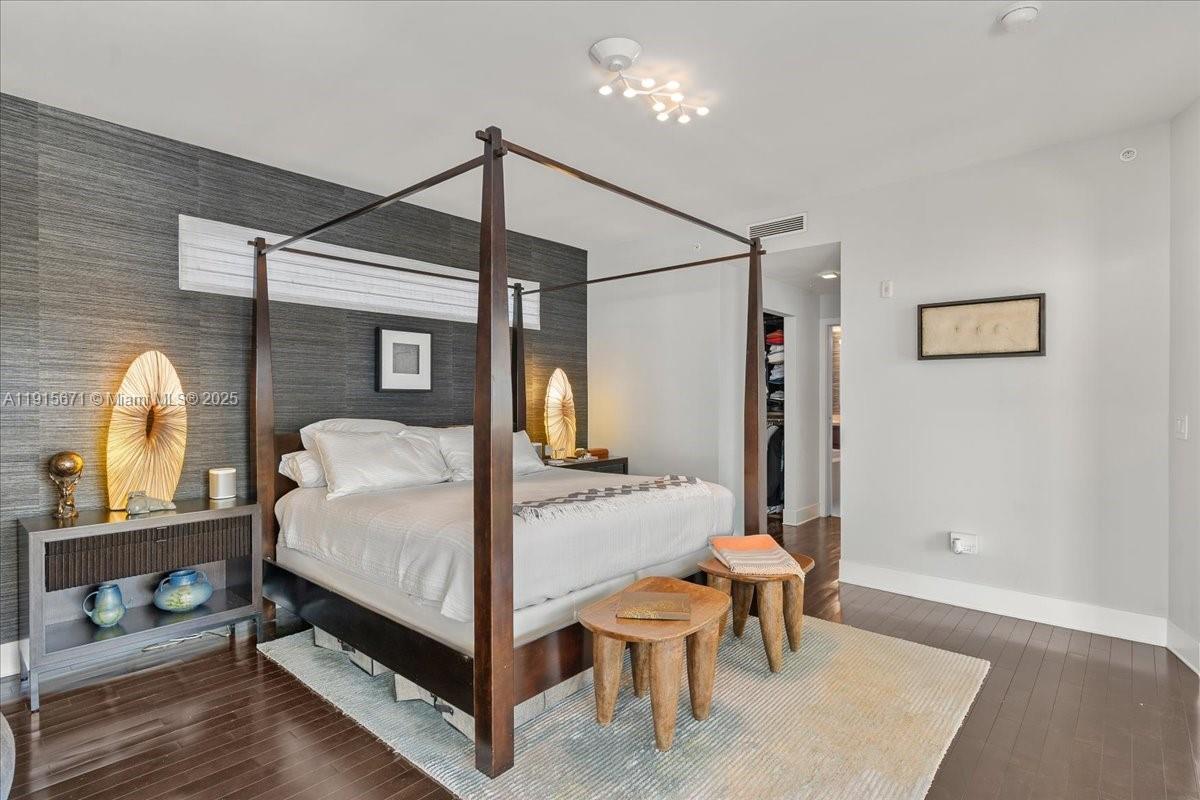 THE FLATS CONDO - Residential