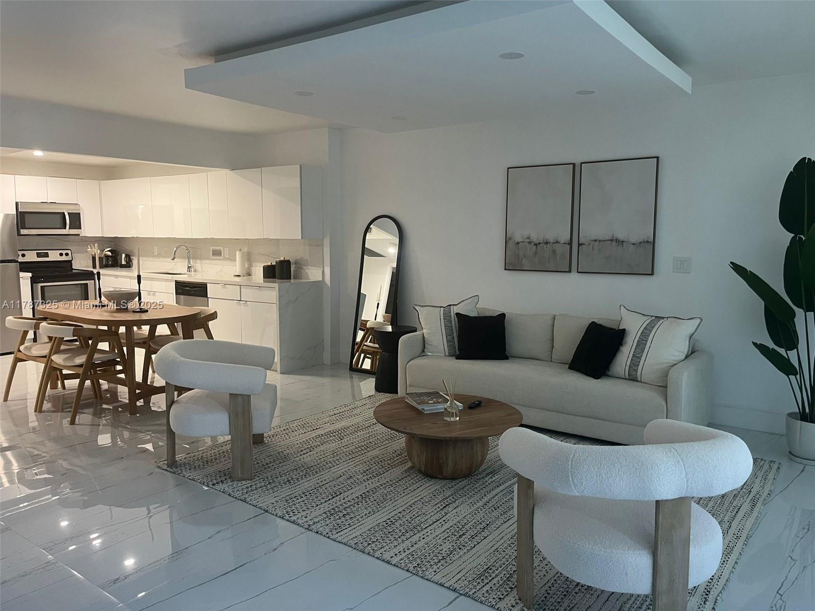 RONEY PALACE CONDO - Residential