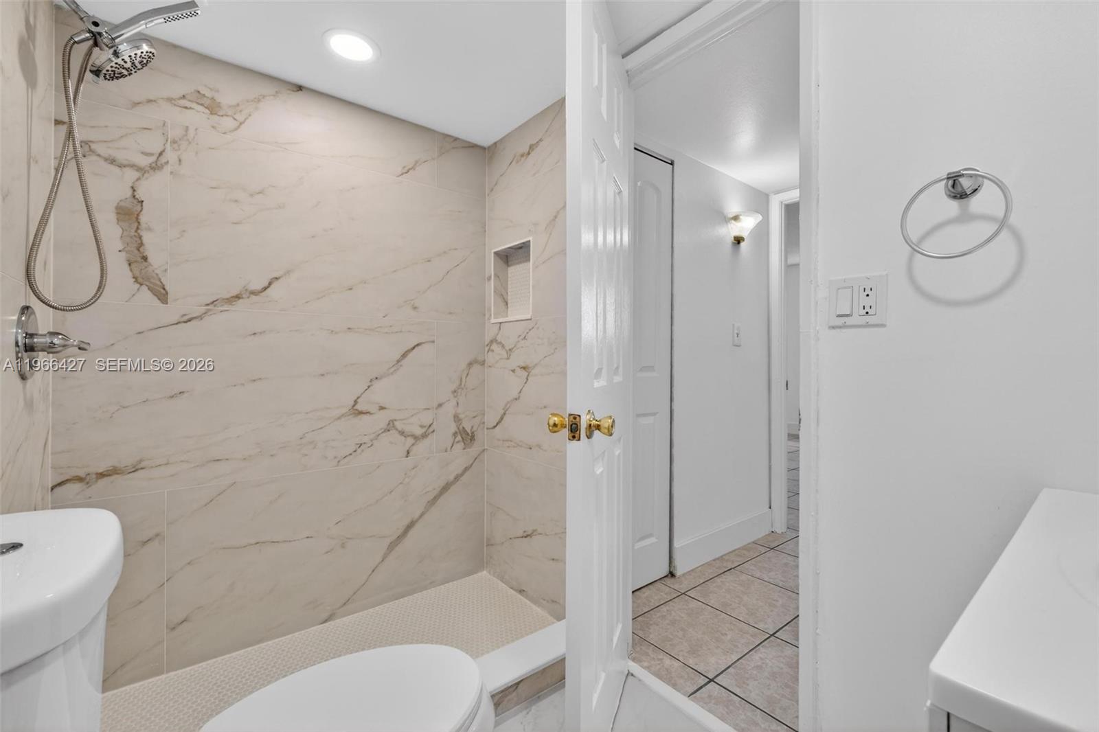 LAS ESTRELLAS CONDO - Residential