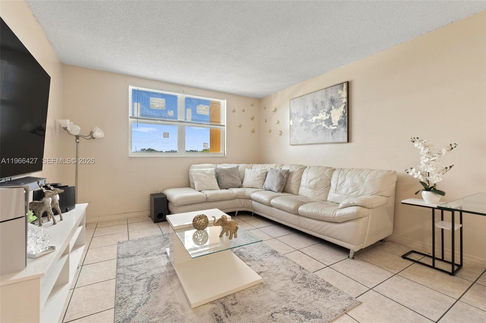 LAS ESTRELLAS CONDO - Residential