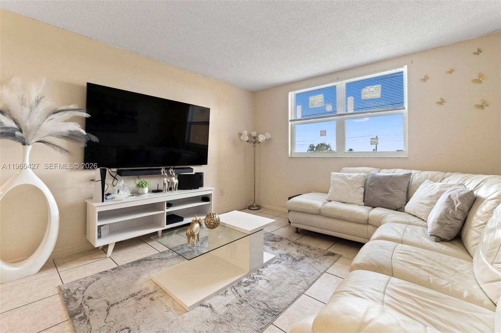 LAS ESTRELLAS CONDO - Residential