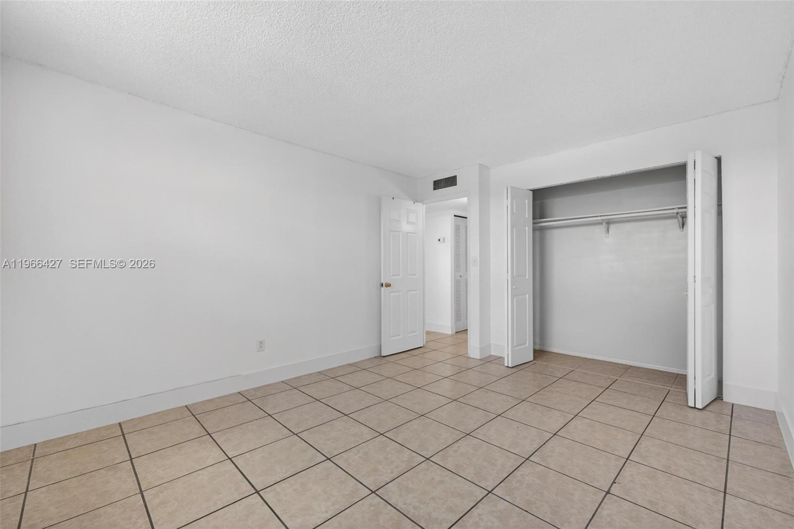 LAS ESTRELLAS CONDO - Residential