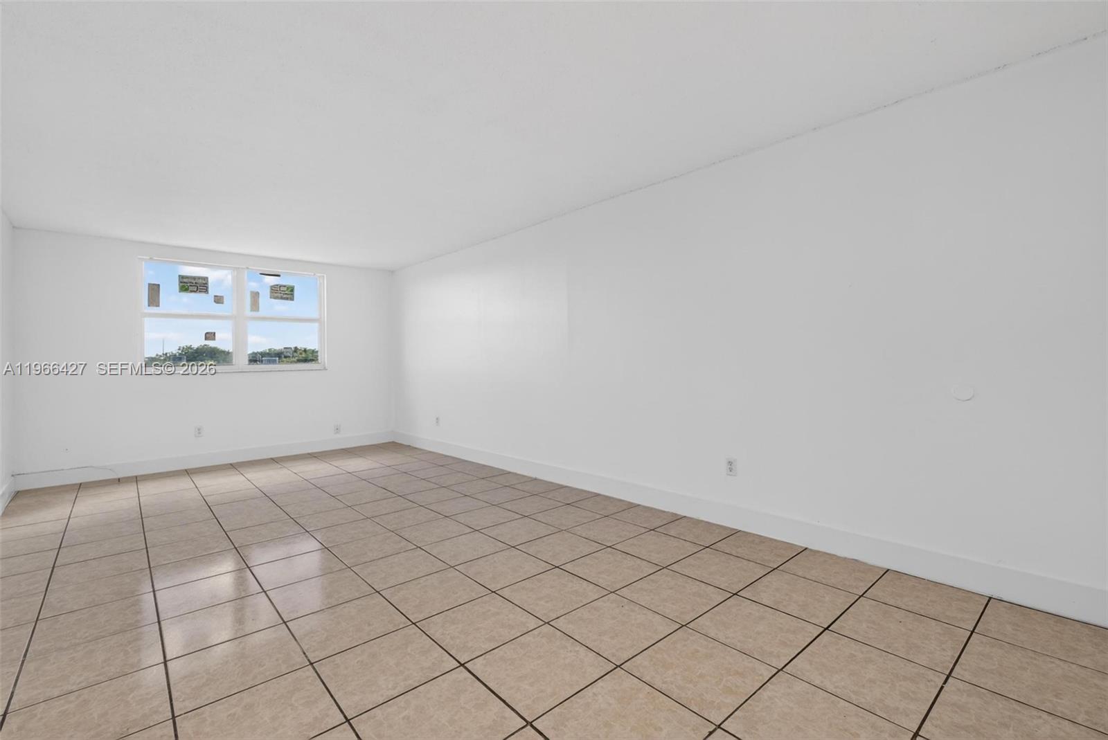 LAS ESTRELLAS CONDO - Residential