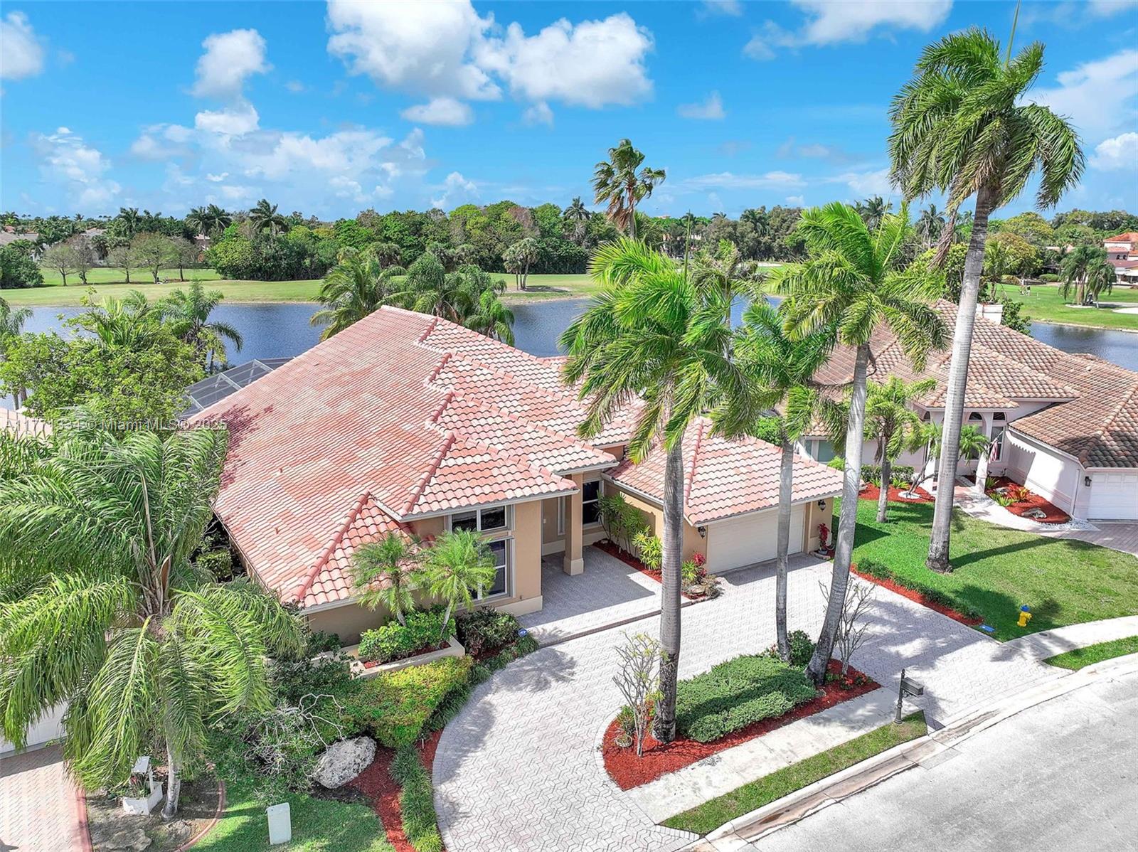 Property for Sale at 620 W Laurel Ln W Ln, Pembroke Pines, Miami-Dade County, Florida - Bedrooms: 5 
Bathrooms: 4  - $1,397,500