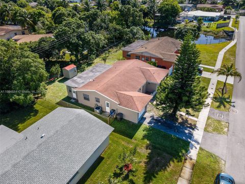 A home in Lauderdale Lakes