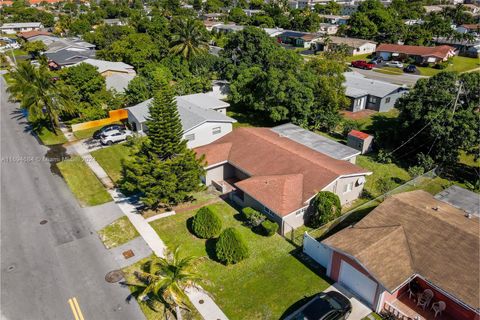 A home in Lauderdale Lakes