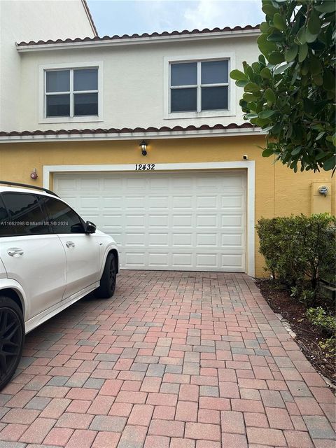 A home in Pembroke Pines