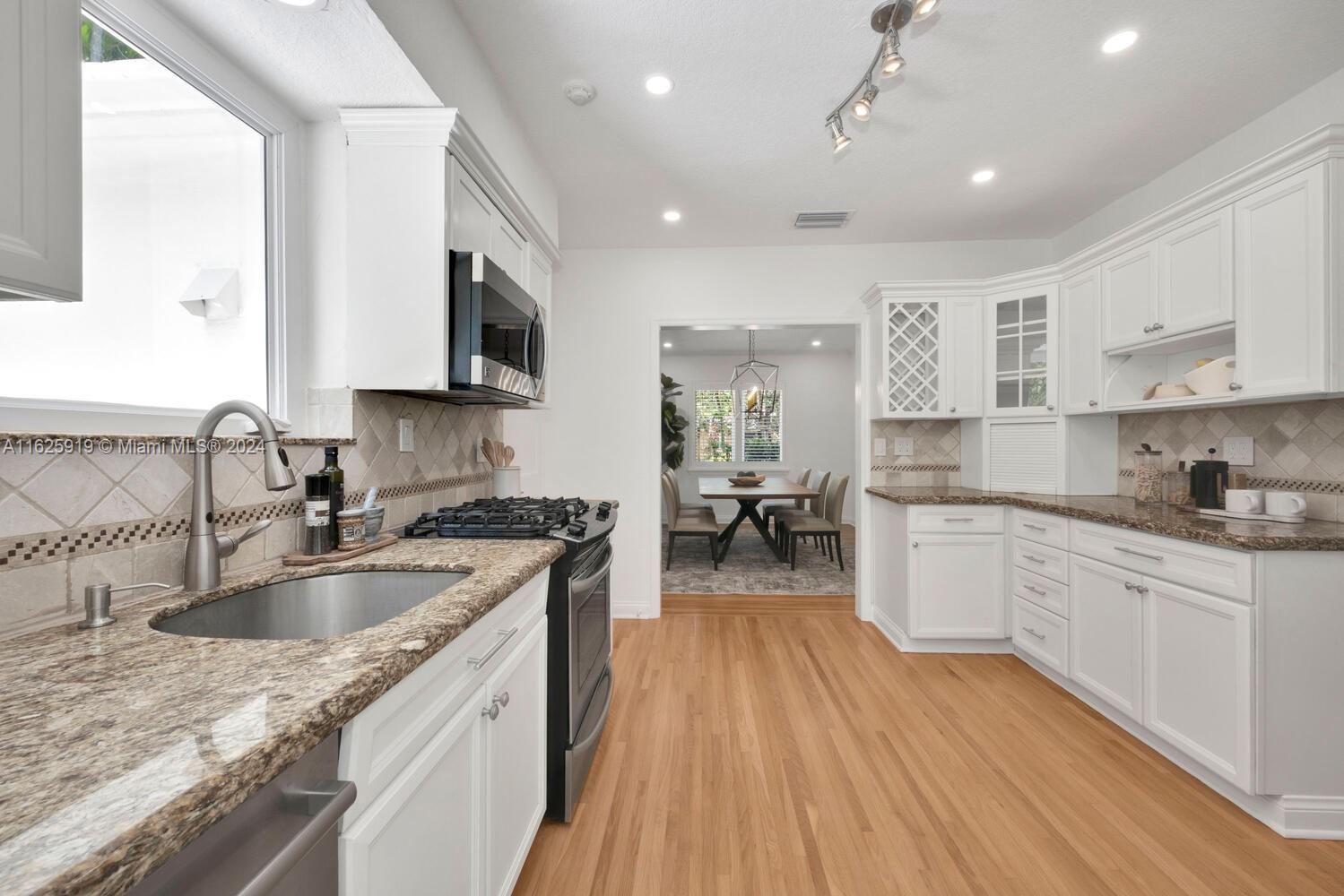 COCONUT GROVE TERR - Residential