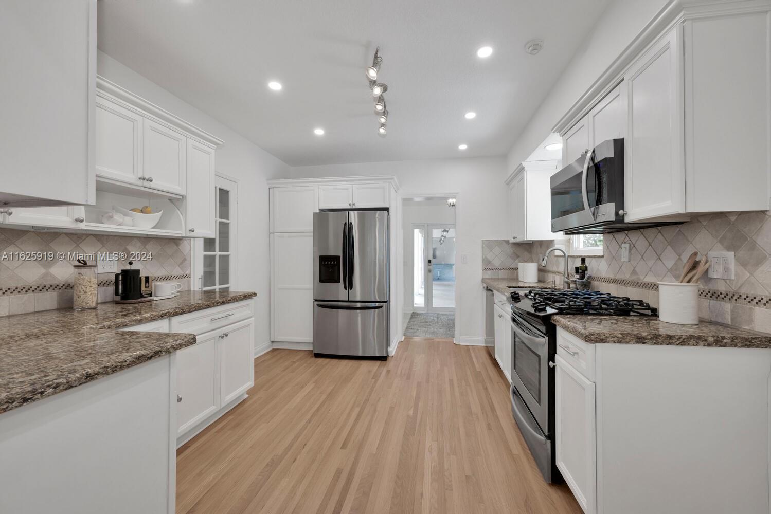 COCONUT GROVE TERR - Residential