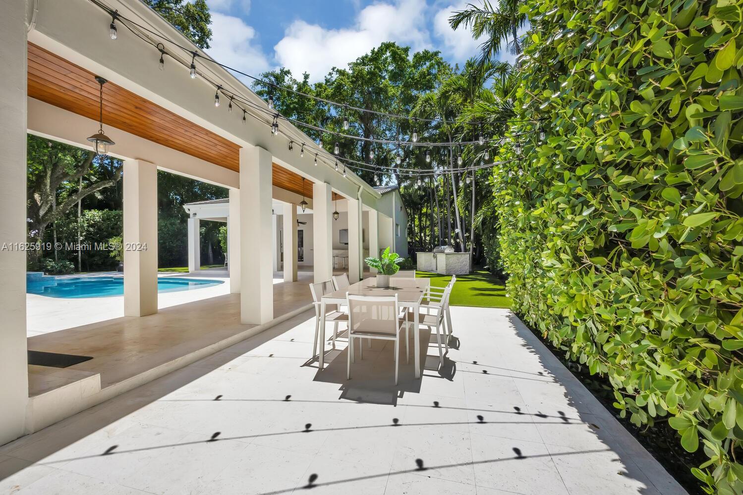 COCONUT GROVE TERR - Residential
