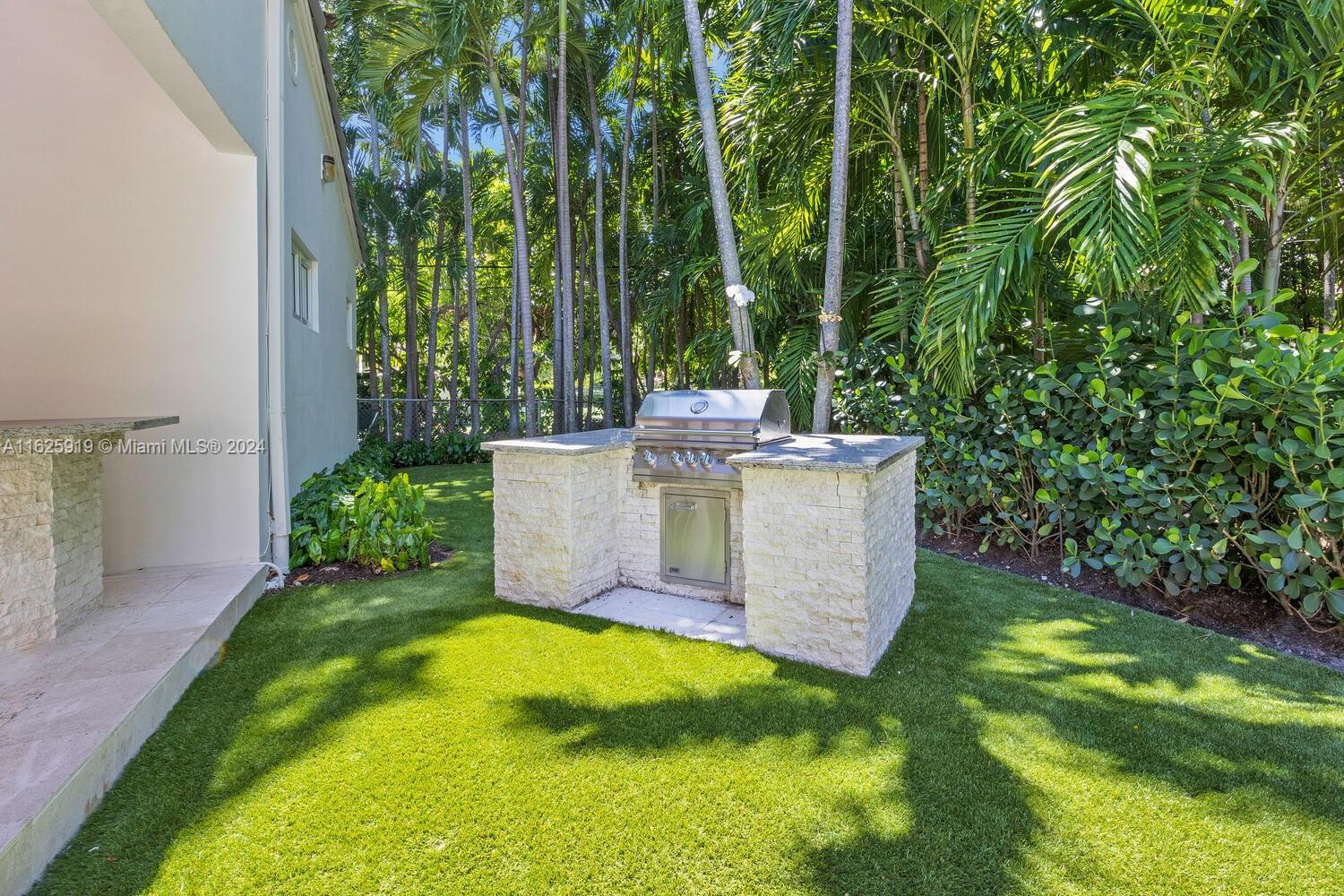 COCONUT GROVE TERR - Residential