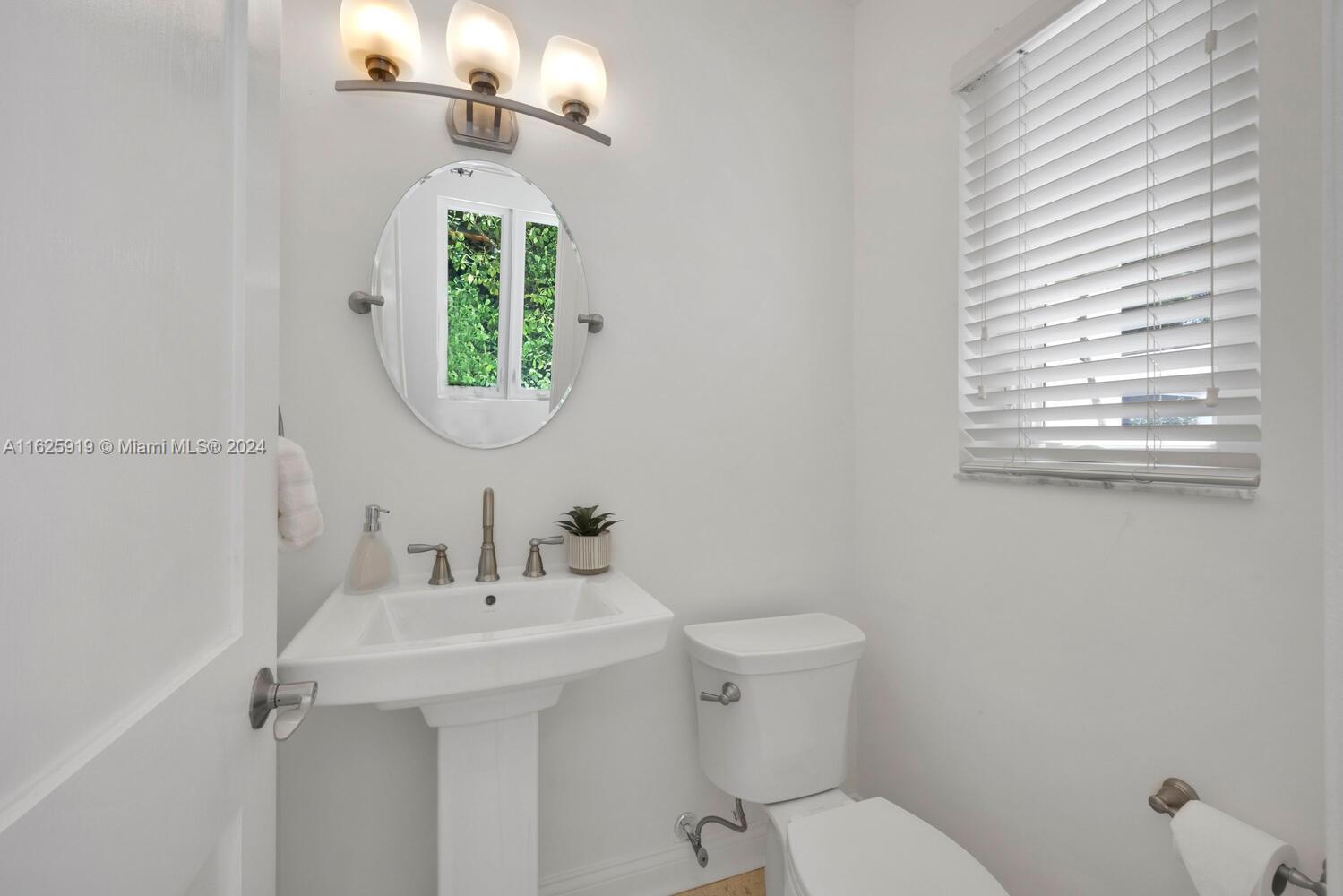 COCONUT GROVE TERR - Residential