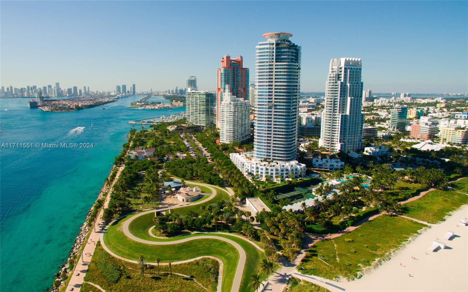 CONTINUUM ON SOUTH BEACH - Residential