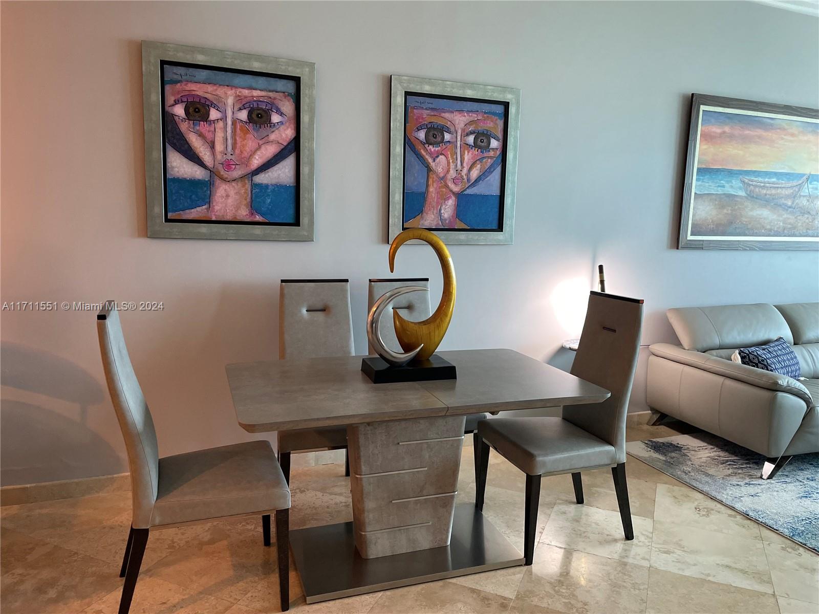 CONTINUUM ON SOUTH BEACH - Residential