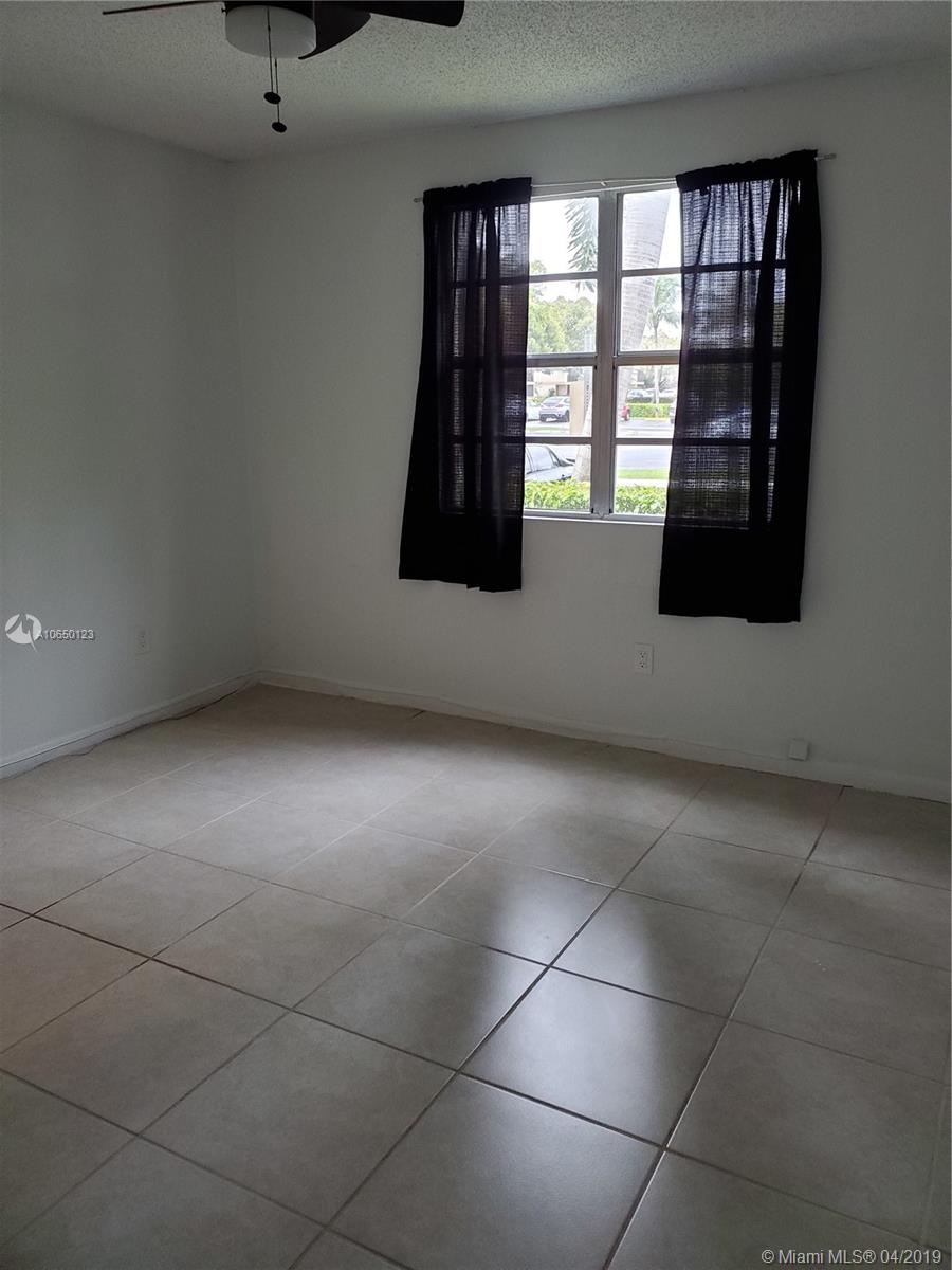 ROYAL POINCIANA CONDO - Residential Lease