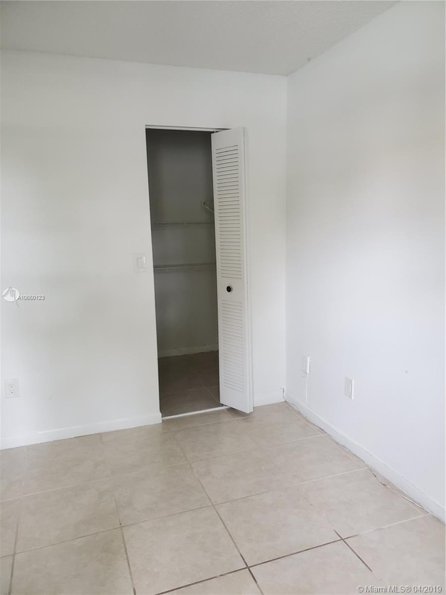 ROYAL POINCIANA CONDO - Residential Lease