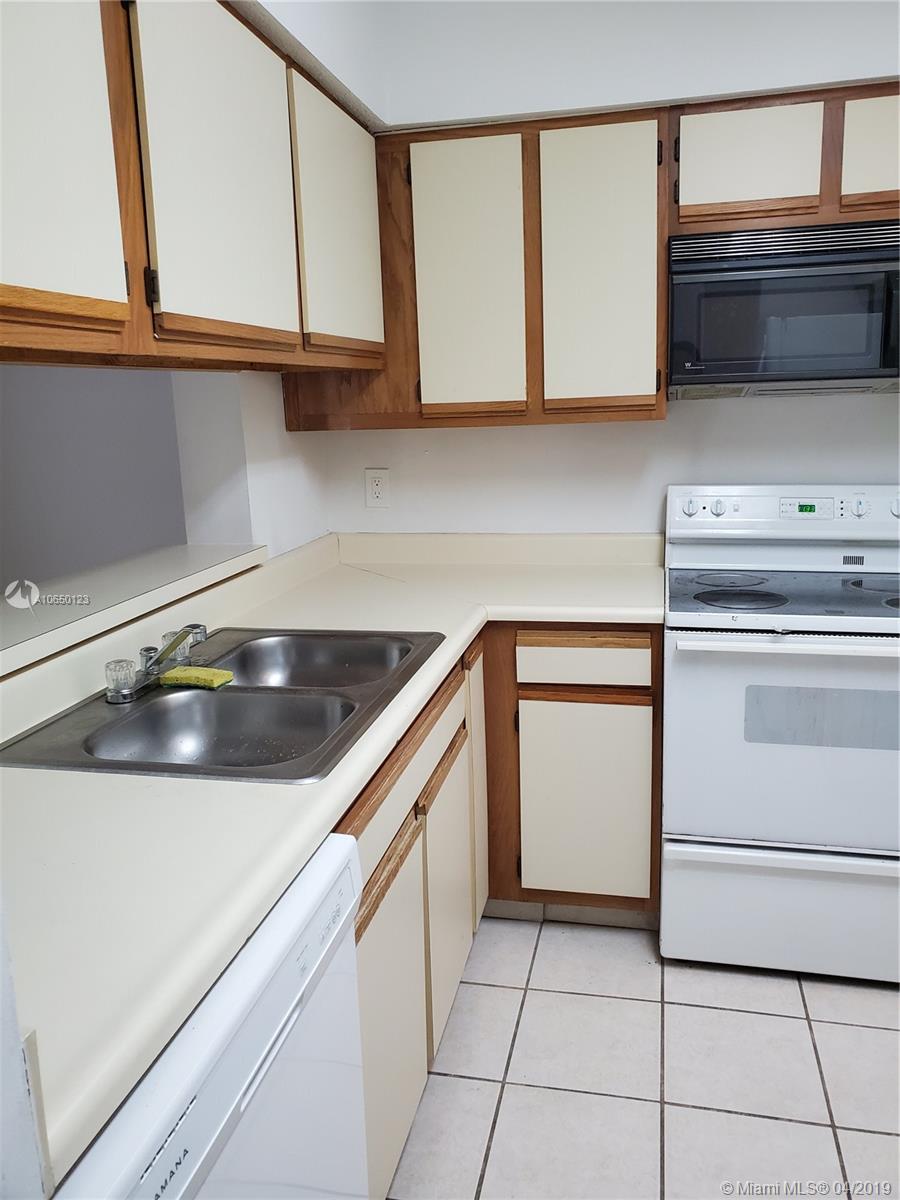 ROYAL POINCIANA CONDO - Residential Lease