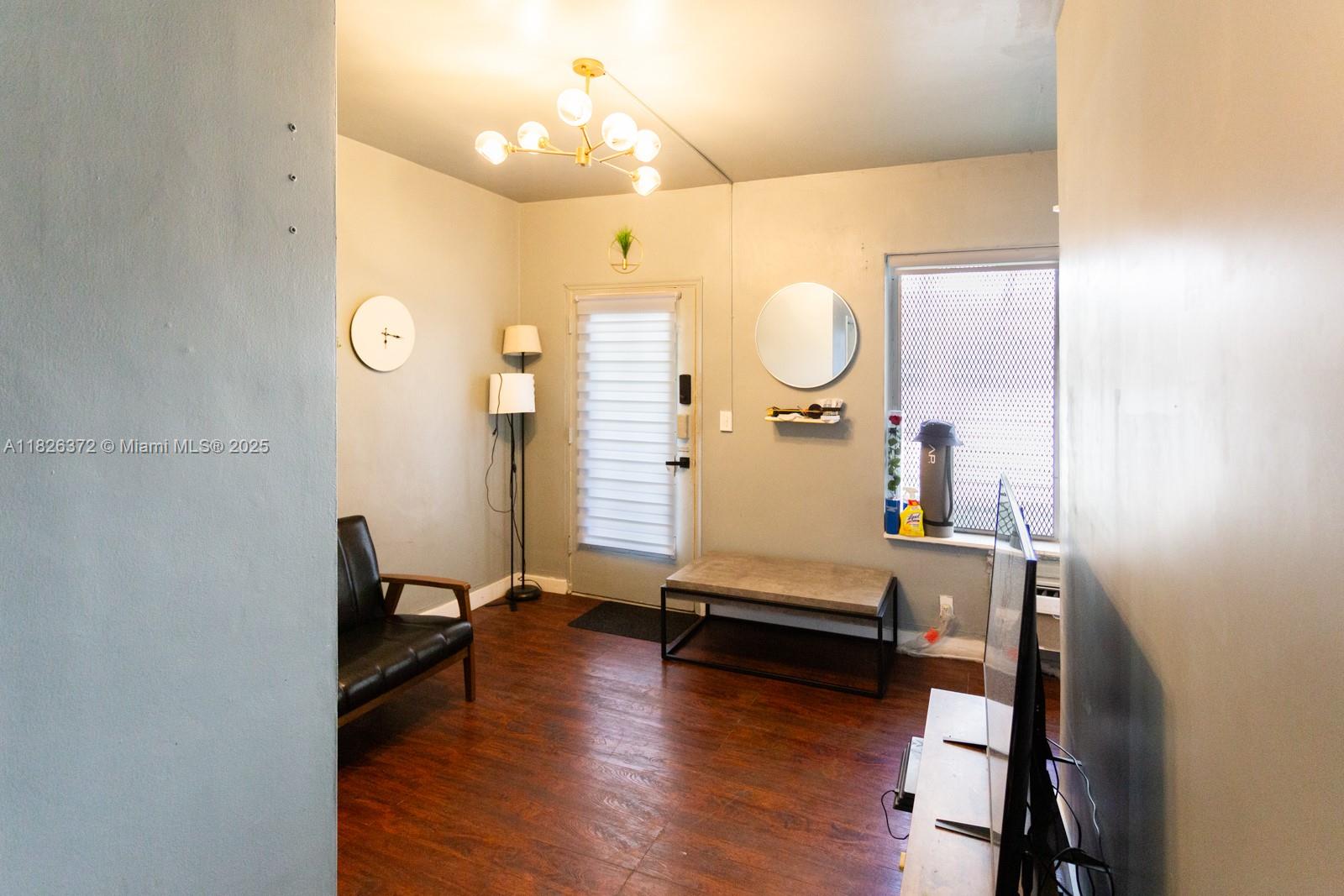 8420 Byron Ave 6, Miami Beach, FL, 33141/$199,900 3 8420 Byron Ave 6
