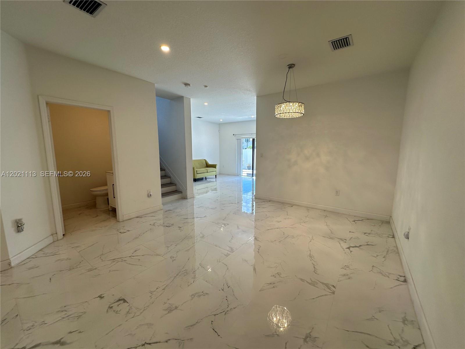 VISTA LAGO - Residential