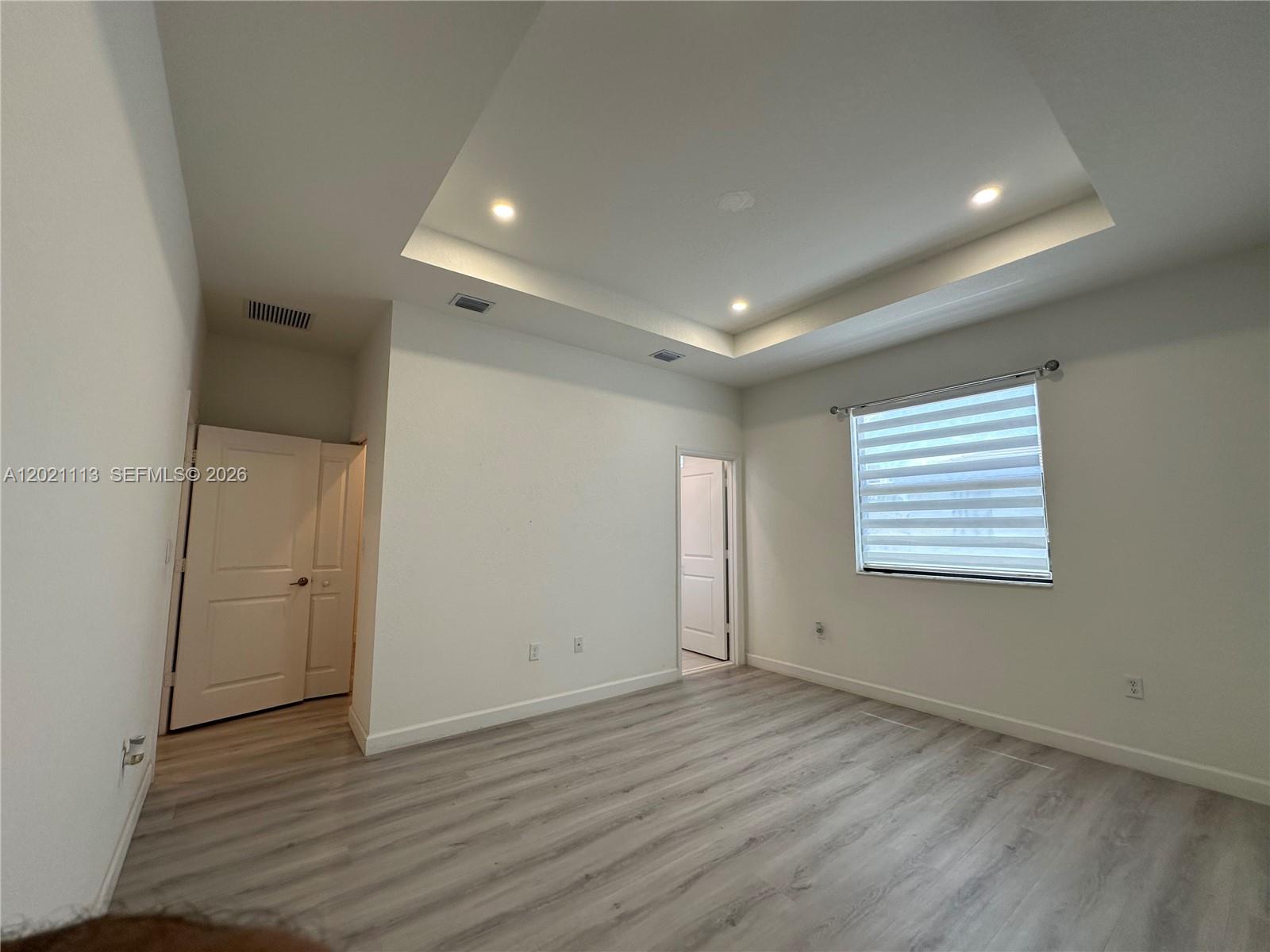 VISTA LAGO - Residential