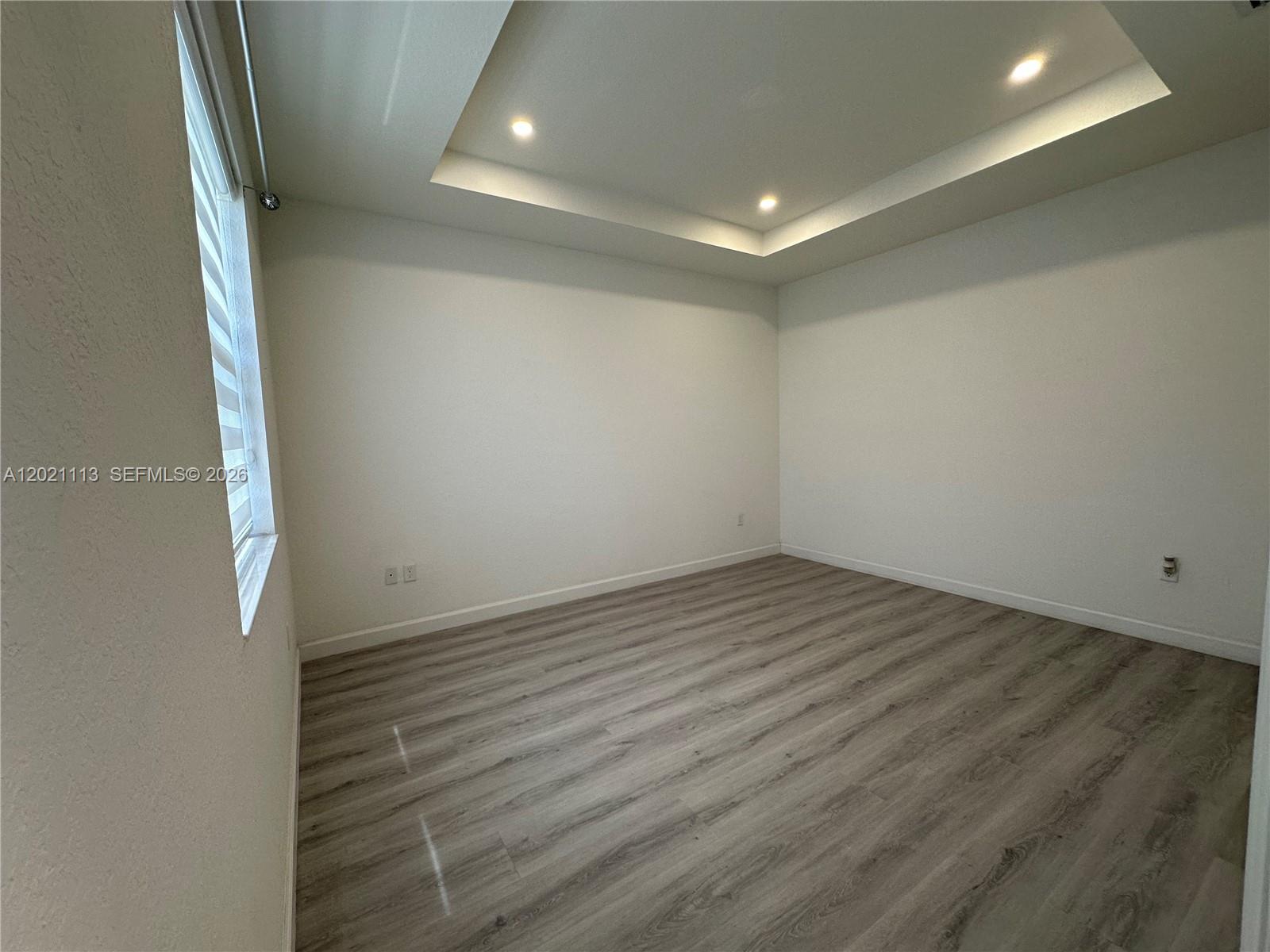 VISTA LAGO - Residential