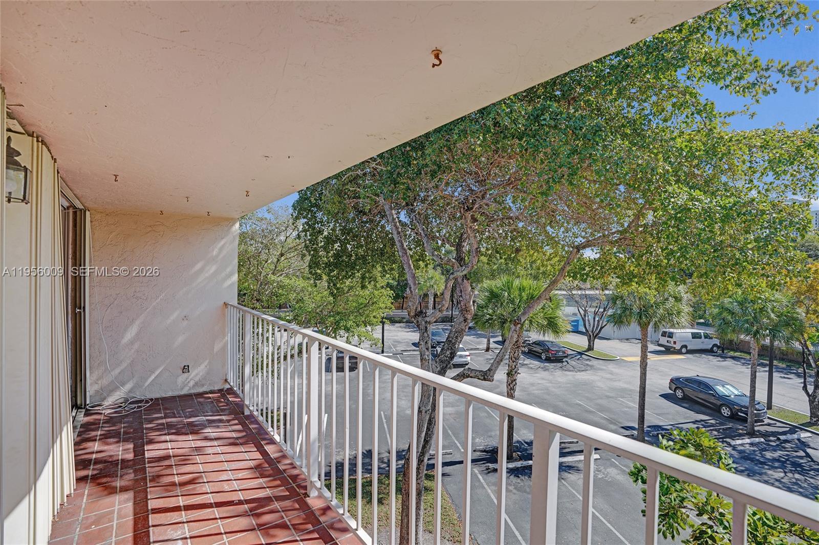 KINGS CREEK SO CONDO - Residential