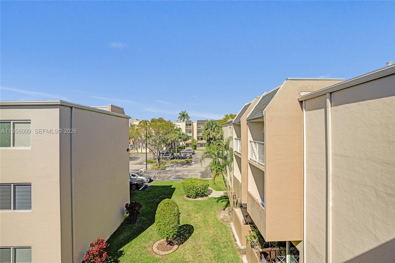 KINGS CREEK SO CONDO - Residential