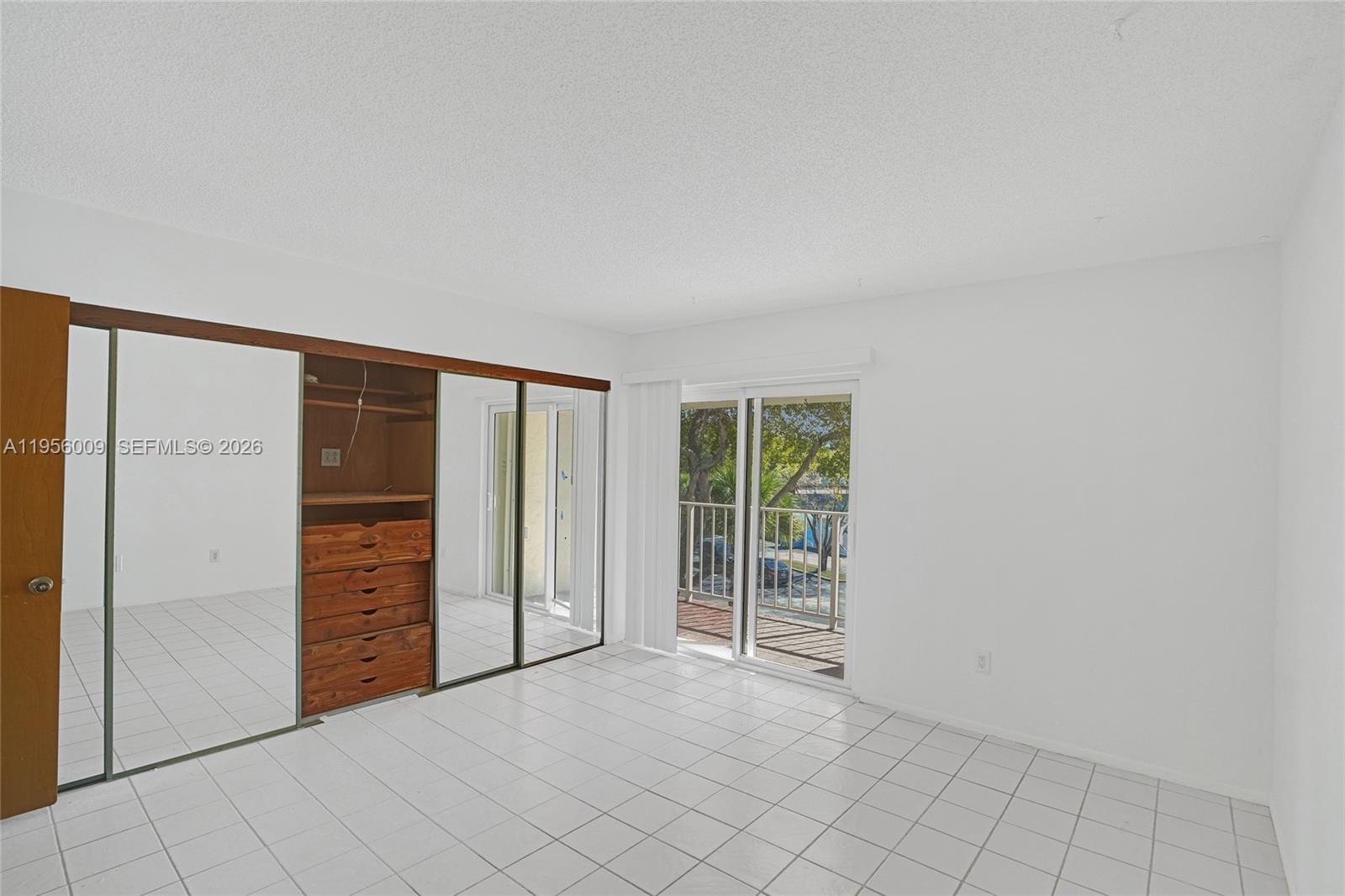 KINGS CREEK SO CONDO - Residential