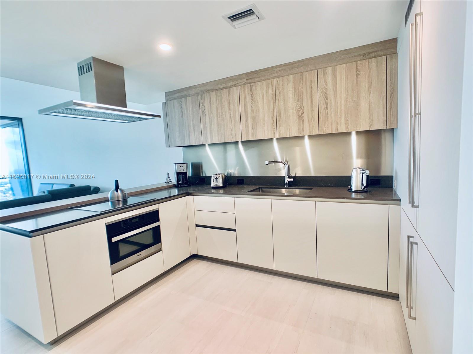 1000 Brickell Plz 4504