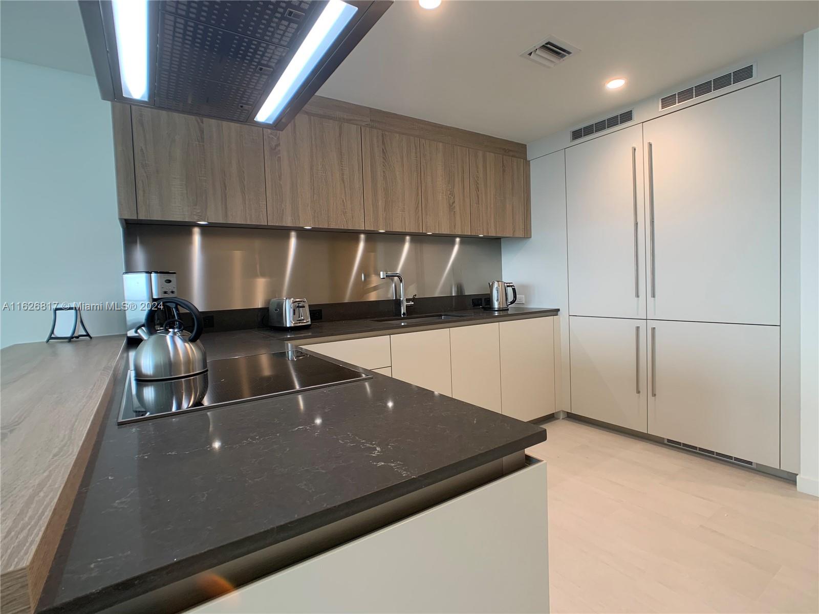 1000 Brickell Plz 4504