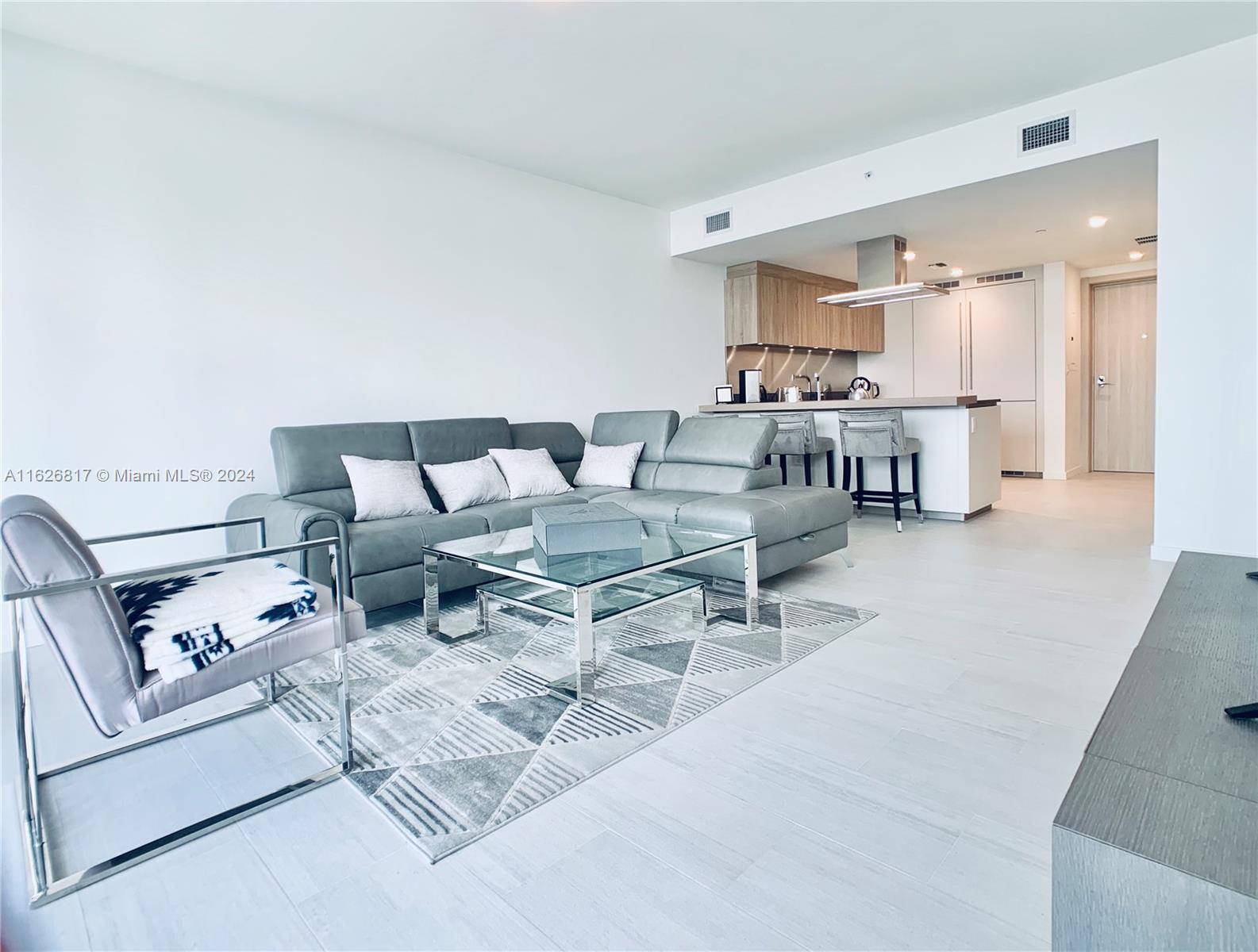 1000 Brickell Plz 4504, Miami, Broward County, Florida - 1 Bedrooms  
1 Bathrooms - 