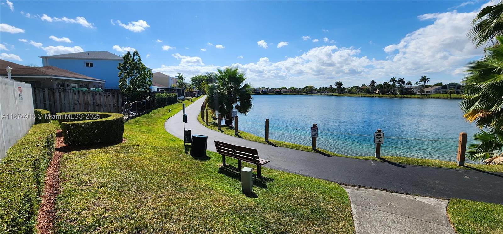 LAKES BY THE BAY SEC 5 - Residential