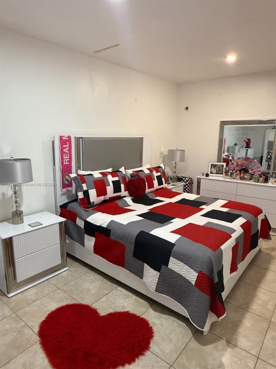 LAKES BY THE BAY SEC 5 - Residential