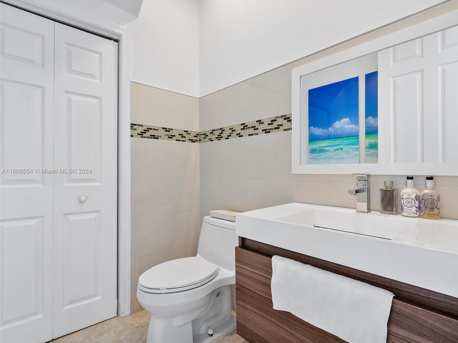 GOLDEN GATE ESTATES & MAR - Residential