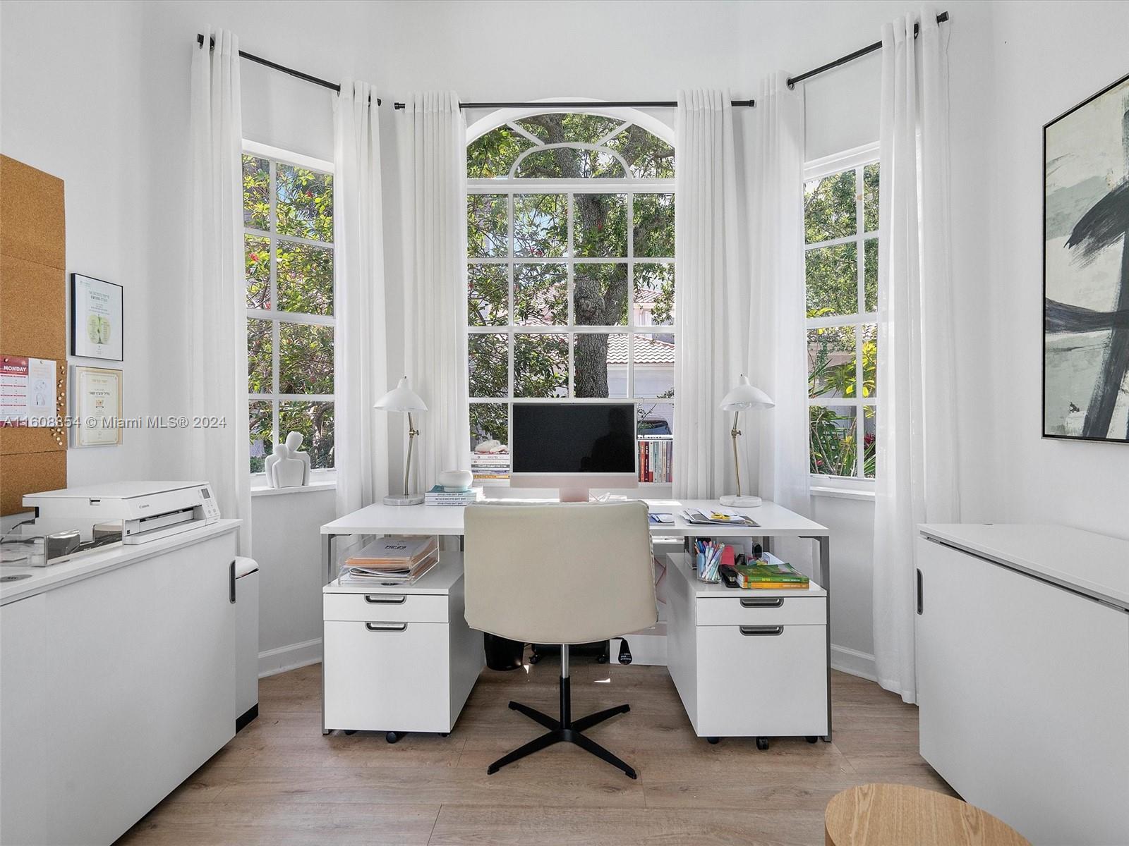 GOLDEN GATE ESTATES & MAR - Residential