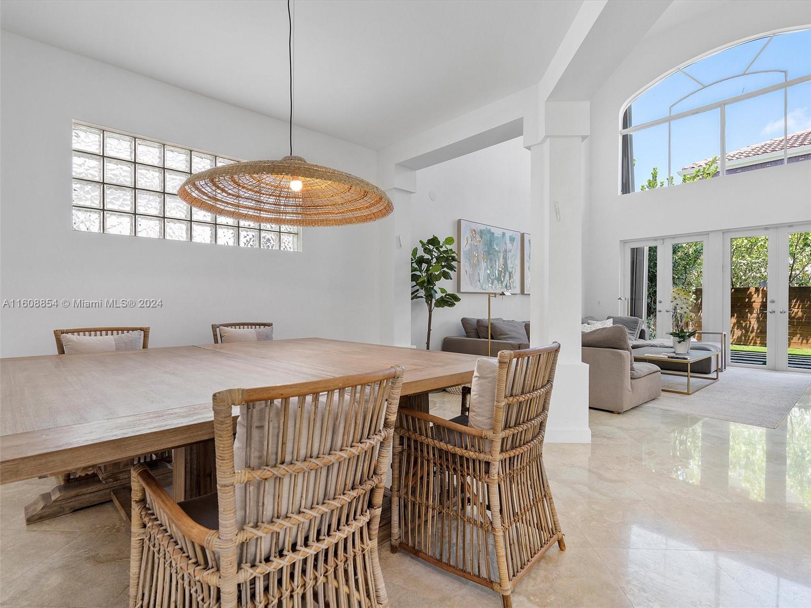 GOLDEN GATE ESTATES & MAR - Residential