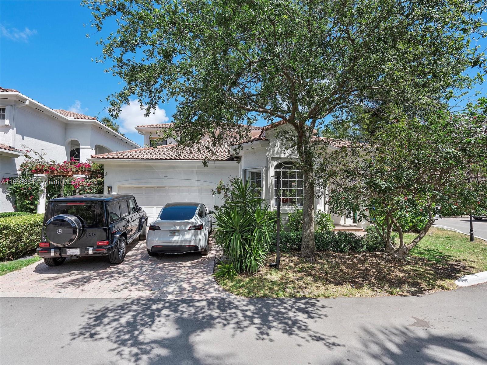 GOLDEN GATE ESTATES & MAR - Residential