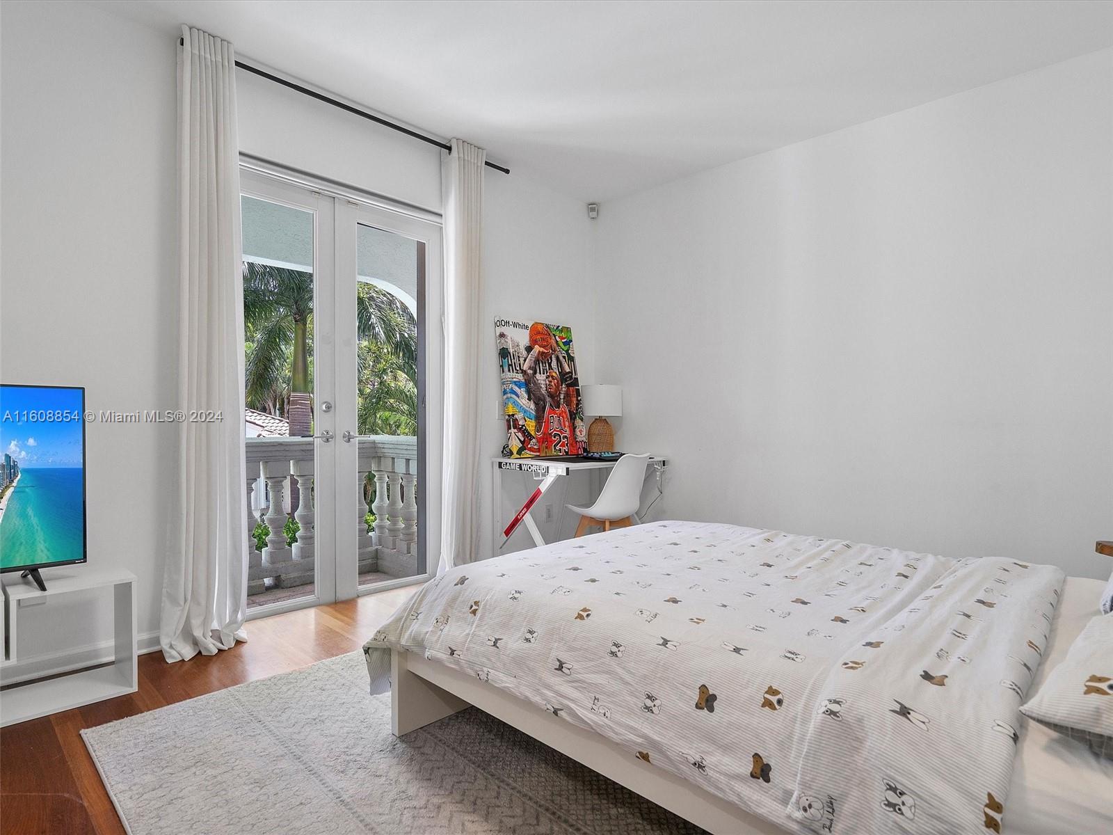 GOLDEN GATE ESTATES & MAR - Residential