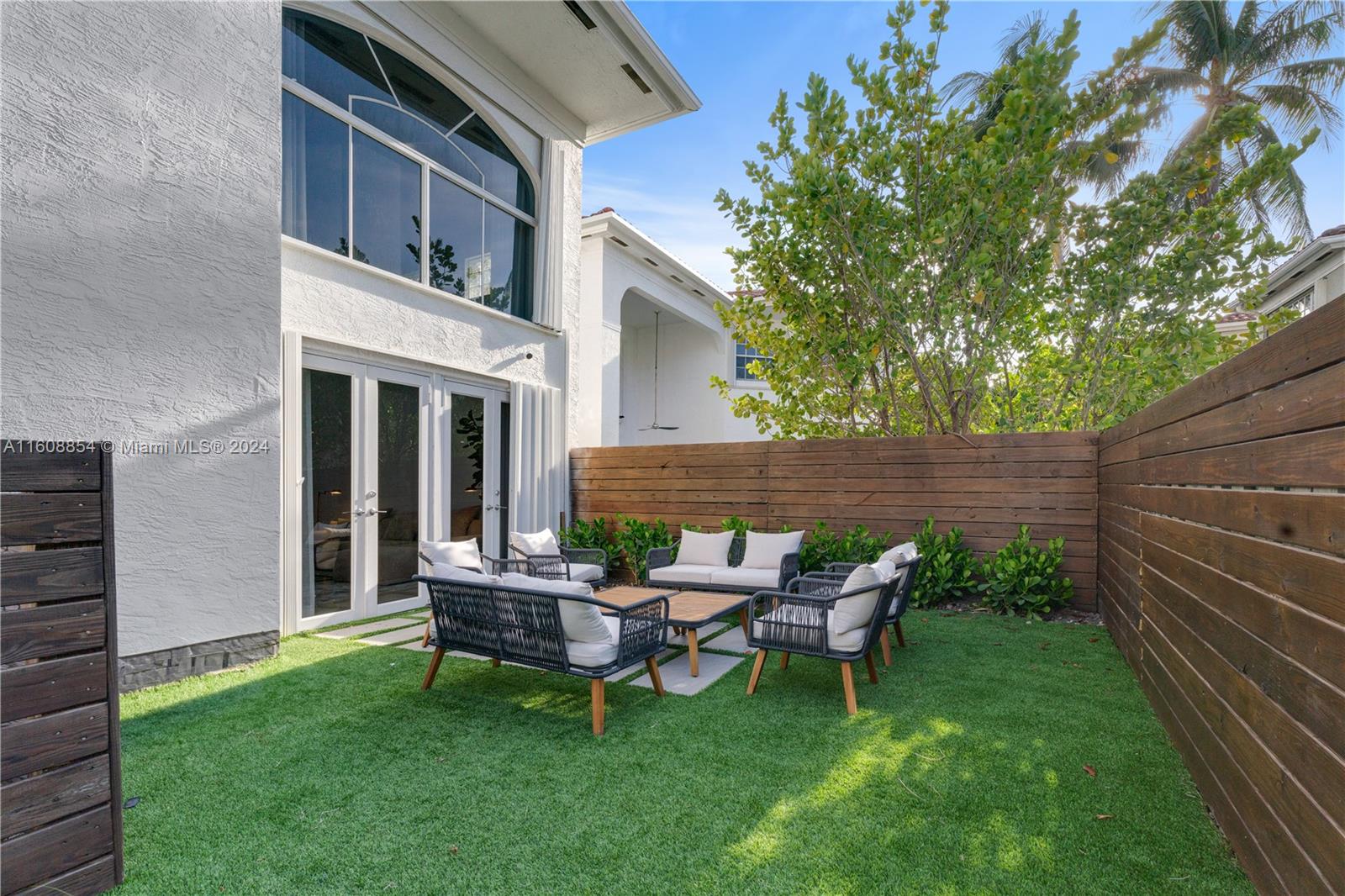 GOLDEN GATE ESTATES & MAR - Residential