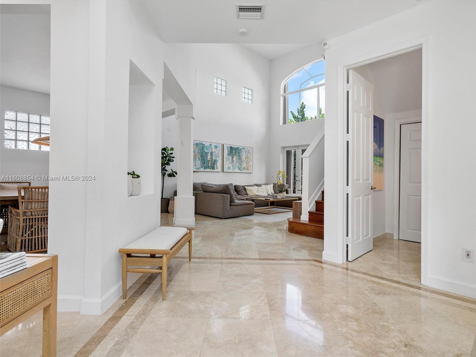 GOLDEN GATE ESTATES & MAR - Residential