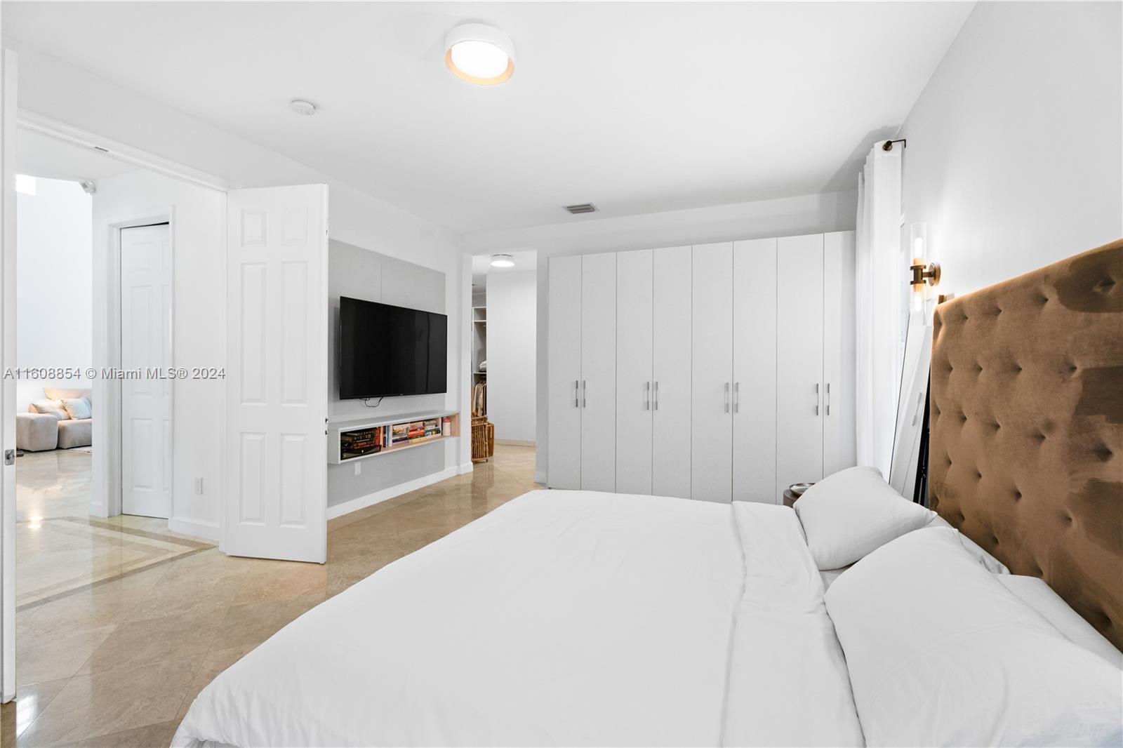 GOLDEN GATE ESTATES & MAR - Residential