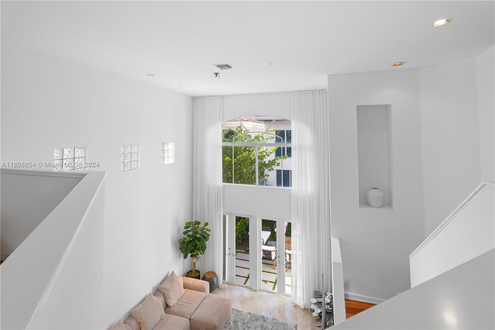 GOLDEN GATE ESTATES & MAR - Residential