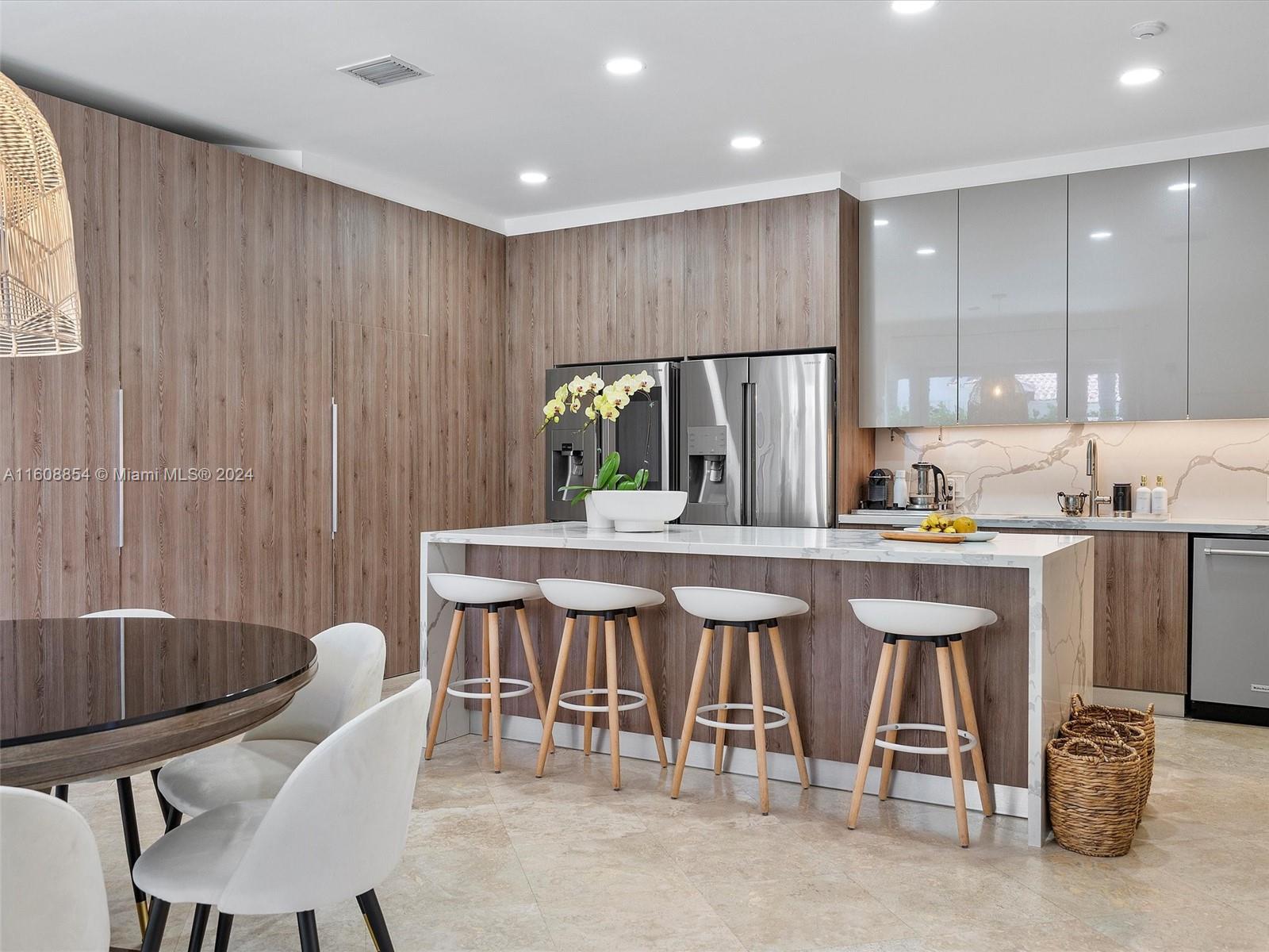 GOLDEN GATE ESTATES & MAR - Residential